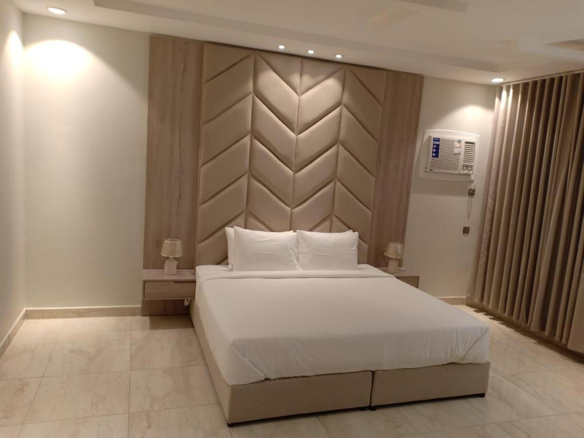 حكاية Apartment