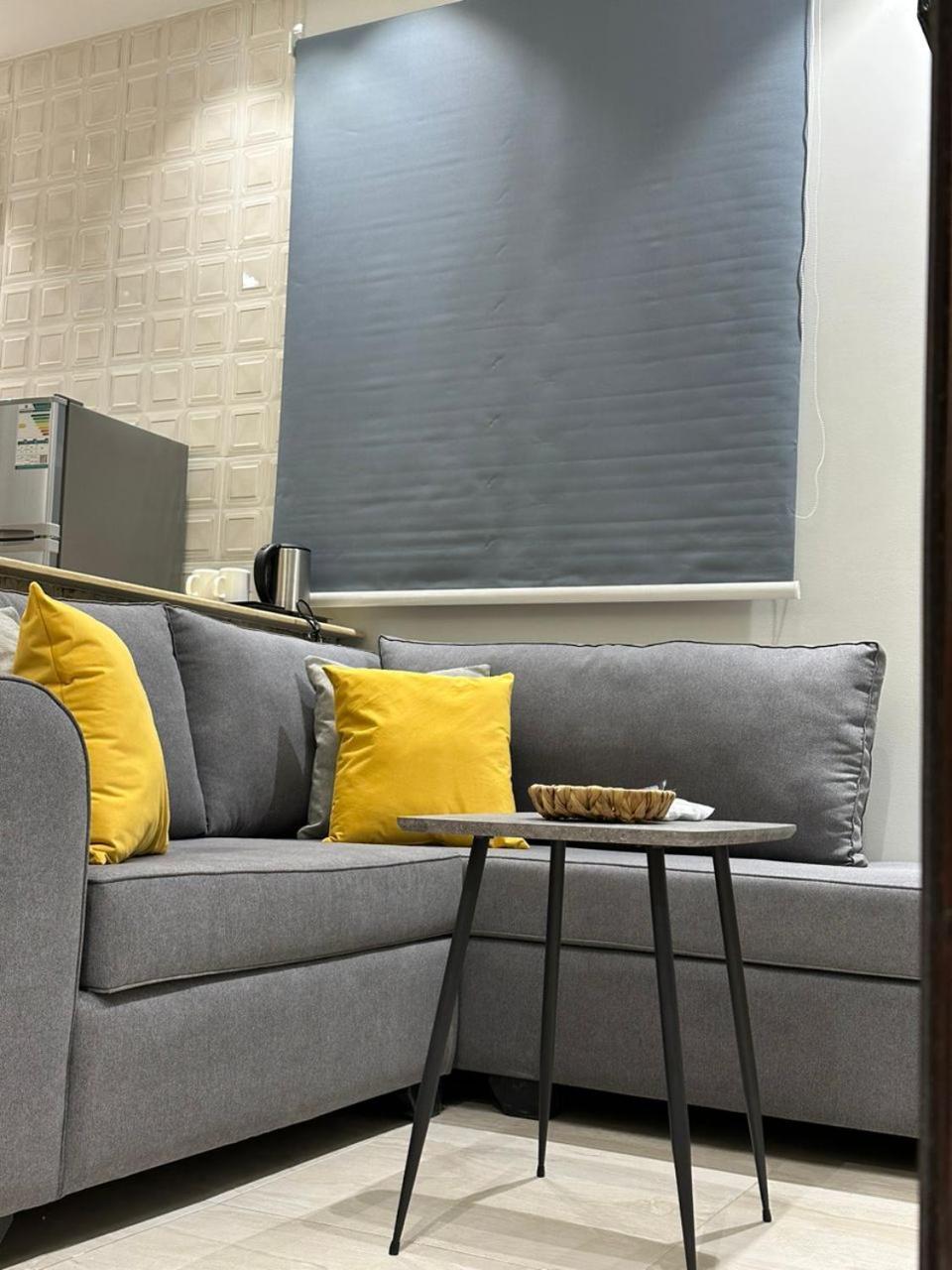 حكاية Apartment